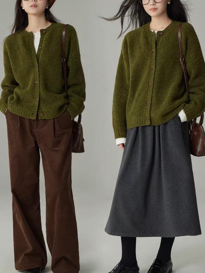 Women's Retro Avocado Green Knit Cardigan – Soft, Loose, Thick, Round Neck Sweater Coat for Autumn/Winter
