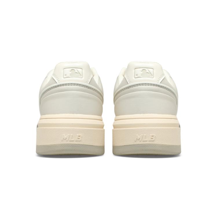 MLB Chunky Liner 24SS New York Yankees Slip Resistant Cushioning Breathable Low top Skateboard Shoes Unisex Ivory 3ASXCLB3N-50CRS