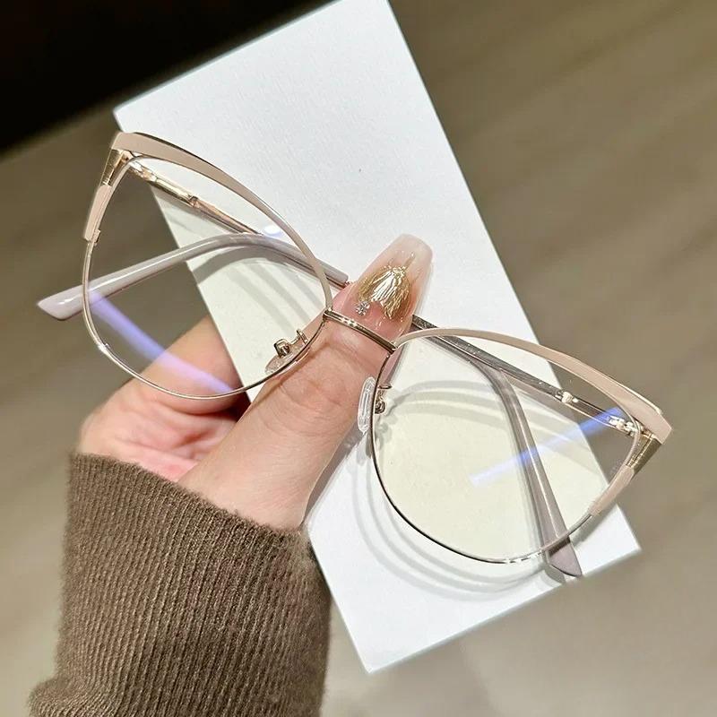 Cat Eye Glasses for Women Vintage Hollowed Rim Optical Frames Trendy Butterfly Shaped Eyewear Luxury Fashion
