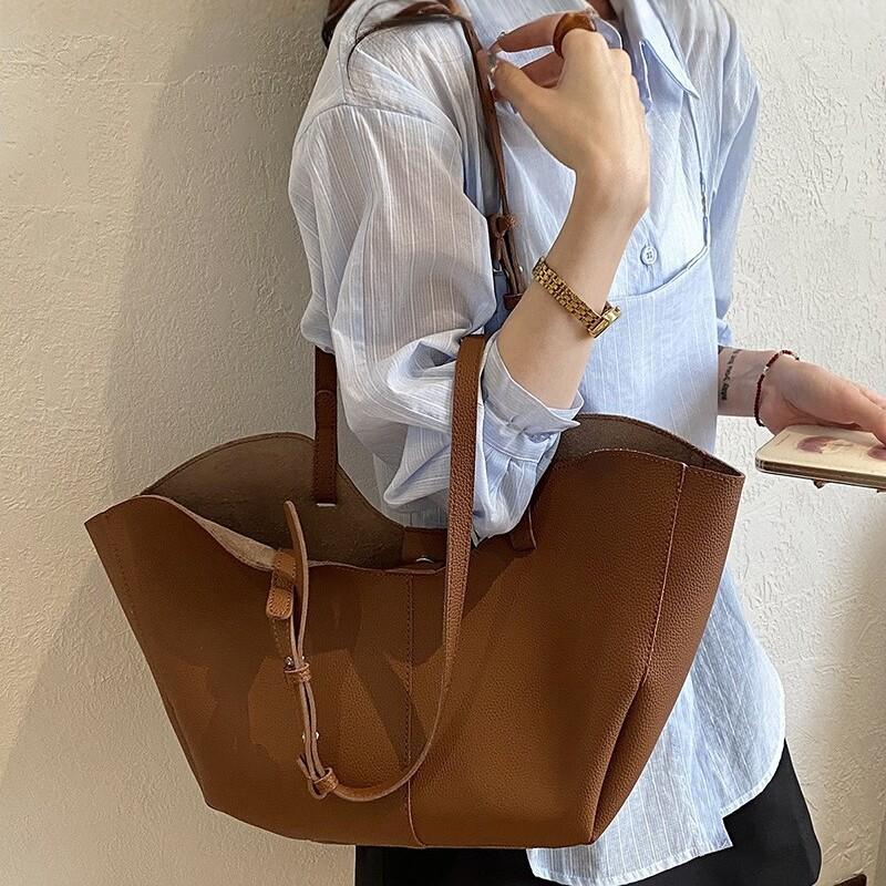 New Korean Large-Capacity Tote Bag Women'S Soft Leather Commuter Shoulder Bag Versatile Underarm Bag Fashionable Wing Bag