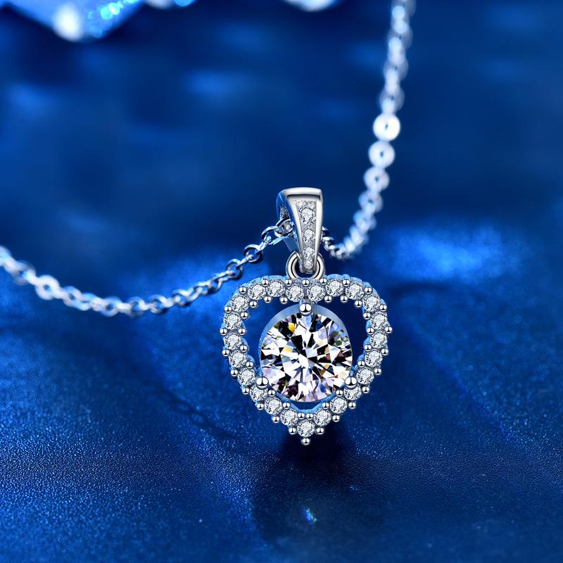 

Ожерелье «Любовь» из стерлингового серебра 925 пробы для женщин с нишевым дизайном. Подвеска на ключицу с бриллиантом из Мосана. Ювелирные изделия из Instagram для отправки подруге и невесте.