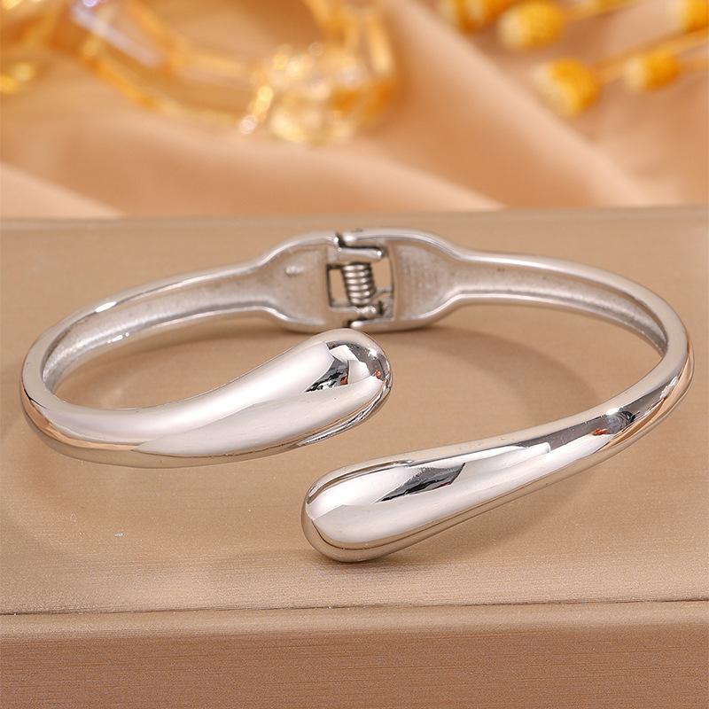 Fashionable Water Drop Opening Simple Design Glossy Party Bracelet for Besties