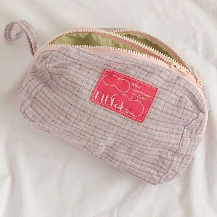 Pauline in Paris travel pouch