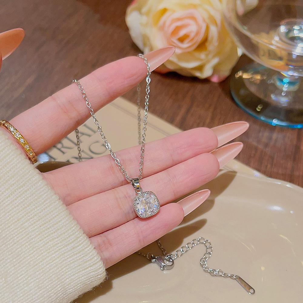 2025 Luxury Titanium-Clad Women's Summer Necklace - Non-Fading, High-End Design