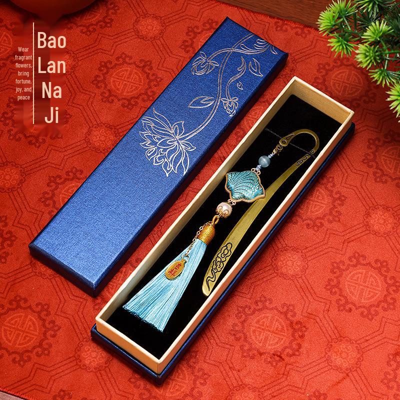 

Chinese Style Graduation Bookmark Gift Box - Cultural Souvenir for Company Events