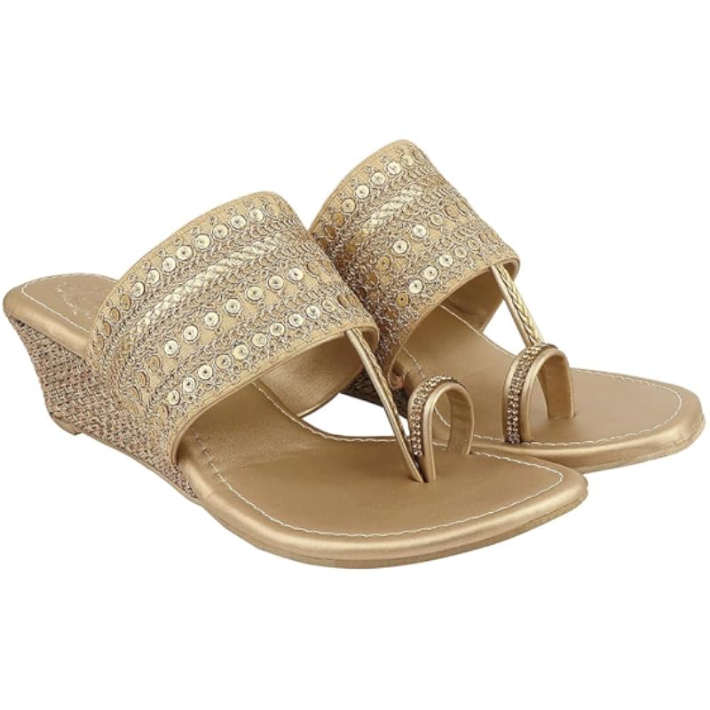 Shoetopia Girls Girls-Kolhapuri-121 Golden Heeled Sandal - 5 Uk (Girls-Kolhapuri-121-Golden)