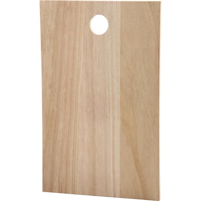 Planche en bois clair avec trou de suspension. Peut être utilisée comme planche à découper ou comme panneau. Réf 57461