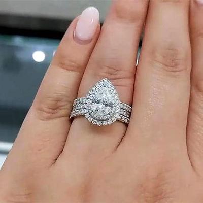 Huitan Luxe Ensemble 3 Pièces Bagues pour Fête de Fiançailles Femme Zirconia Brillant en Forme de Goutte Accessoires de Doigt Magnifique Alliance