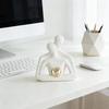 Romantische Paarskulptur Keramik Abstrakte Verliebte Figuren für Schlafzimmer TV-Schrank Heimregal Dekoration Hochzeit Valentinstag Jahrestag