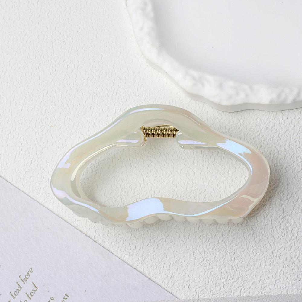 Korean Versatile Shiny Claw Clip: High-End Hair Accessory for Women