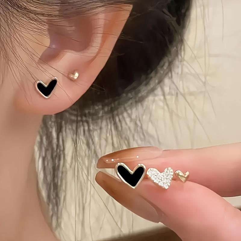 Exquisite Rhinestone Heart-shaped Stud Earrings Elegant and Compact Black Drip Oil Earrings Women's Charm Daily Party Zircon