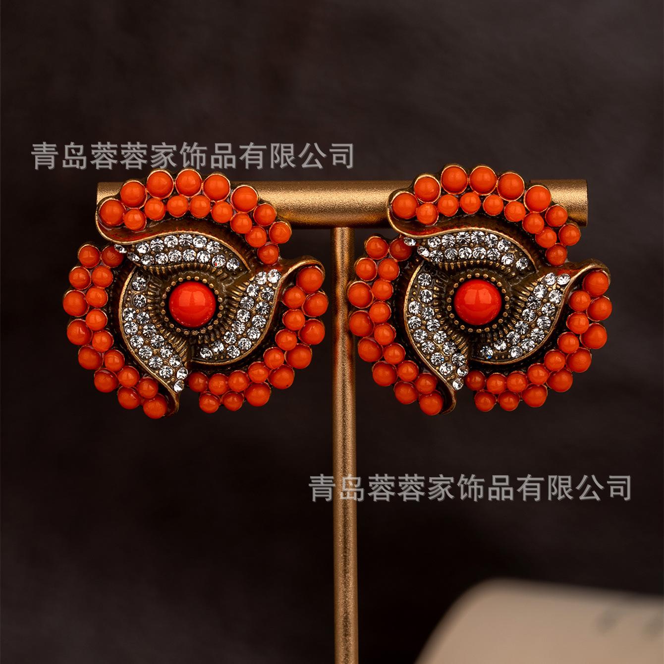 

Vintage French Red Green Jelly Glass Antique Style Earrings Medieval Ethnic Exotic червоний