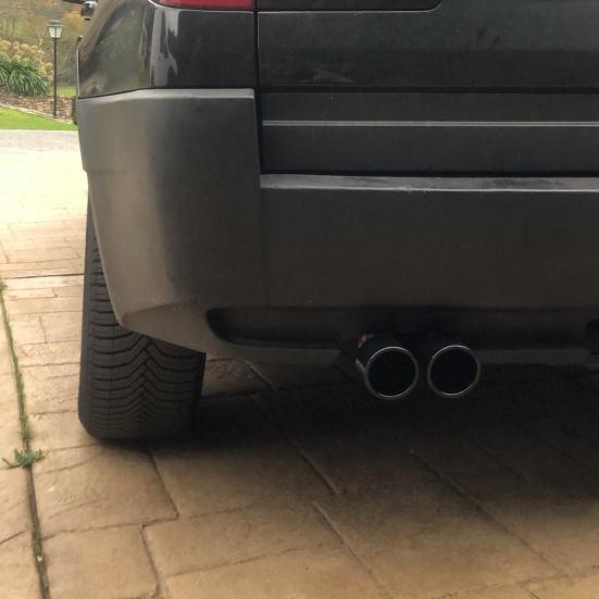 Exhaust Pipe Double Outlet Exquisite Workmanship Stainless Steel Curved Exhaust Pipe Tail Muffler Tip for Car