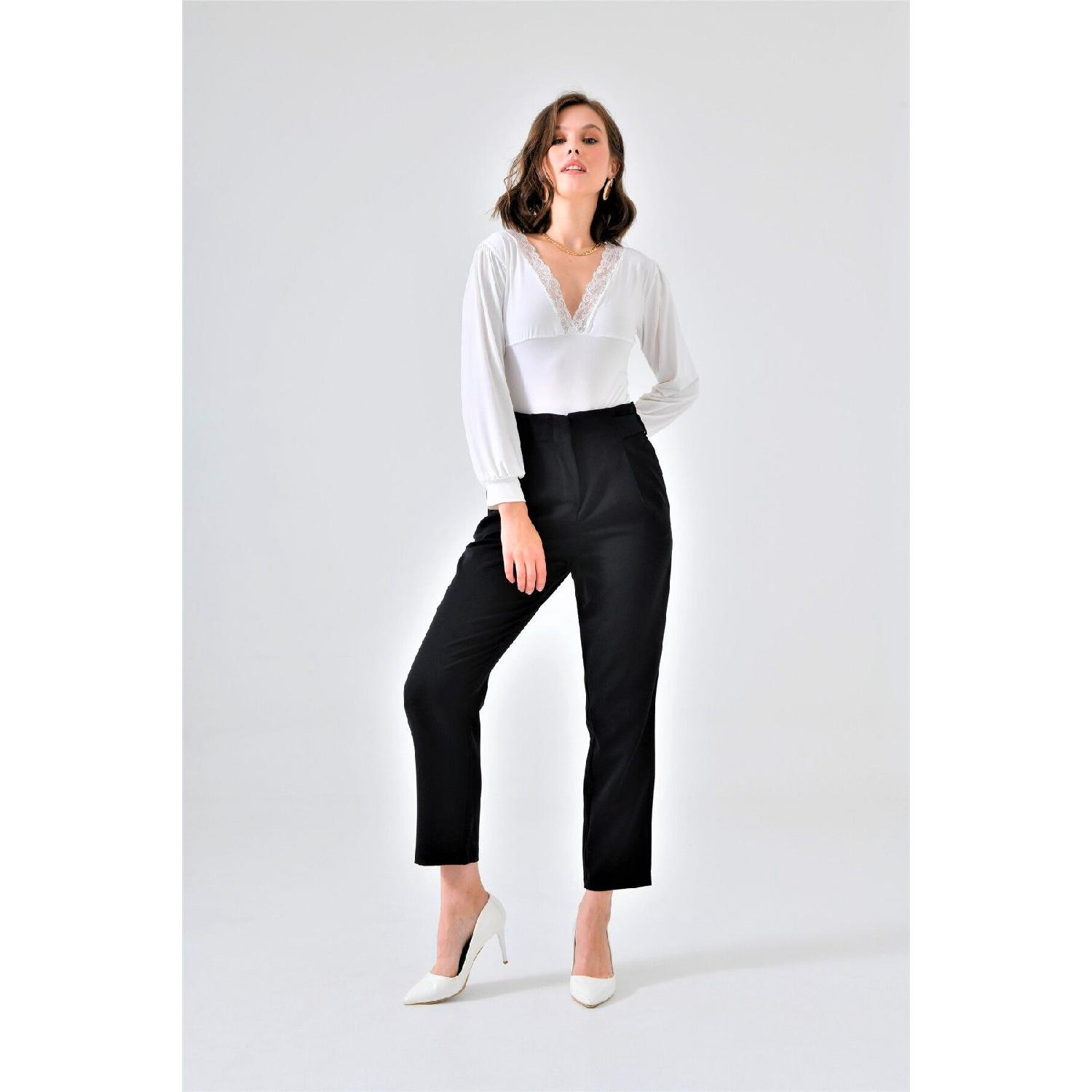 

Black Pleated Carrot Cut Belt Detailed Trousers 36 чистий