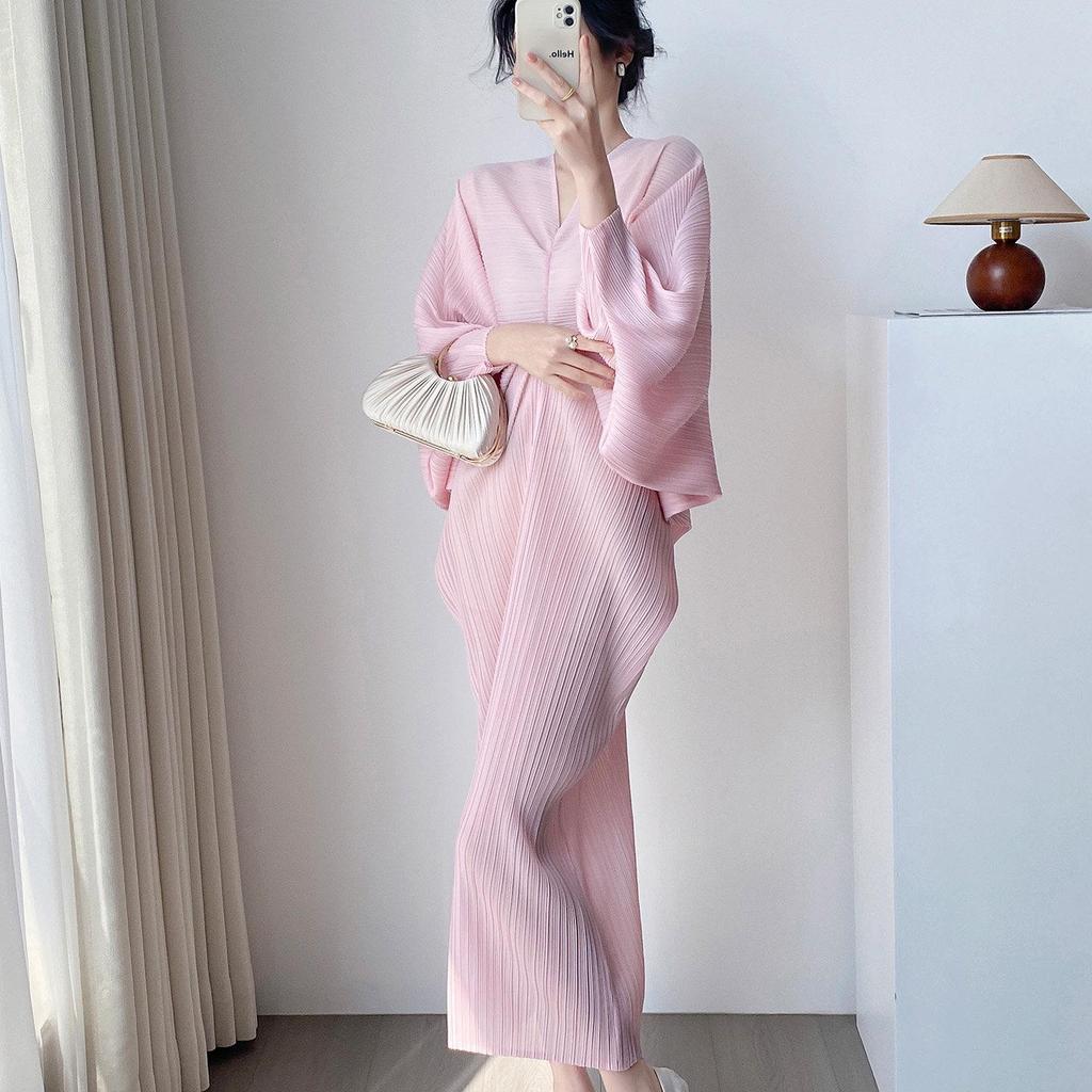 Miyake Pleats 2026 Elegant Batwing Sleeve Hip-Hugging Long Dress