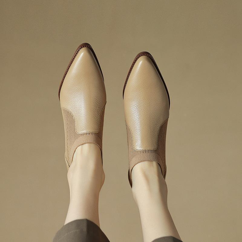 Thick Heel Single Shoes Women's 2025 Spring and Autumn New French Retro Pointed Deep Mouth Medium Heel Small Leather Shoes One Pedal Loafers