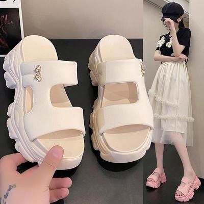 Moteriška avalynė – Sandalai