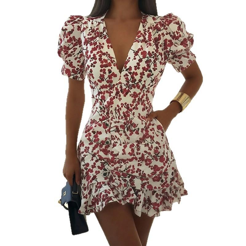 Neue Sommermodelle, europäische und amerikanische Damenbekleidung, modisches und elegantes Kleid mit V-Ausschnitt, Aufdruck und Rüschensaum