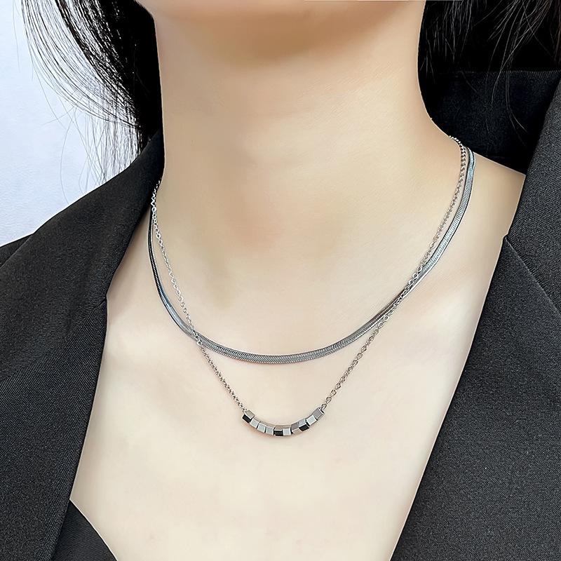 Cold Temperament Multi-Layer Pearl Snake Bone Chain, Niche Neck Chain Personalized Geometric Simple Round Ball Necklace
