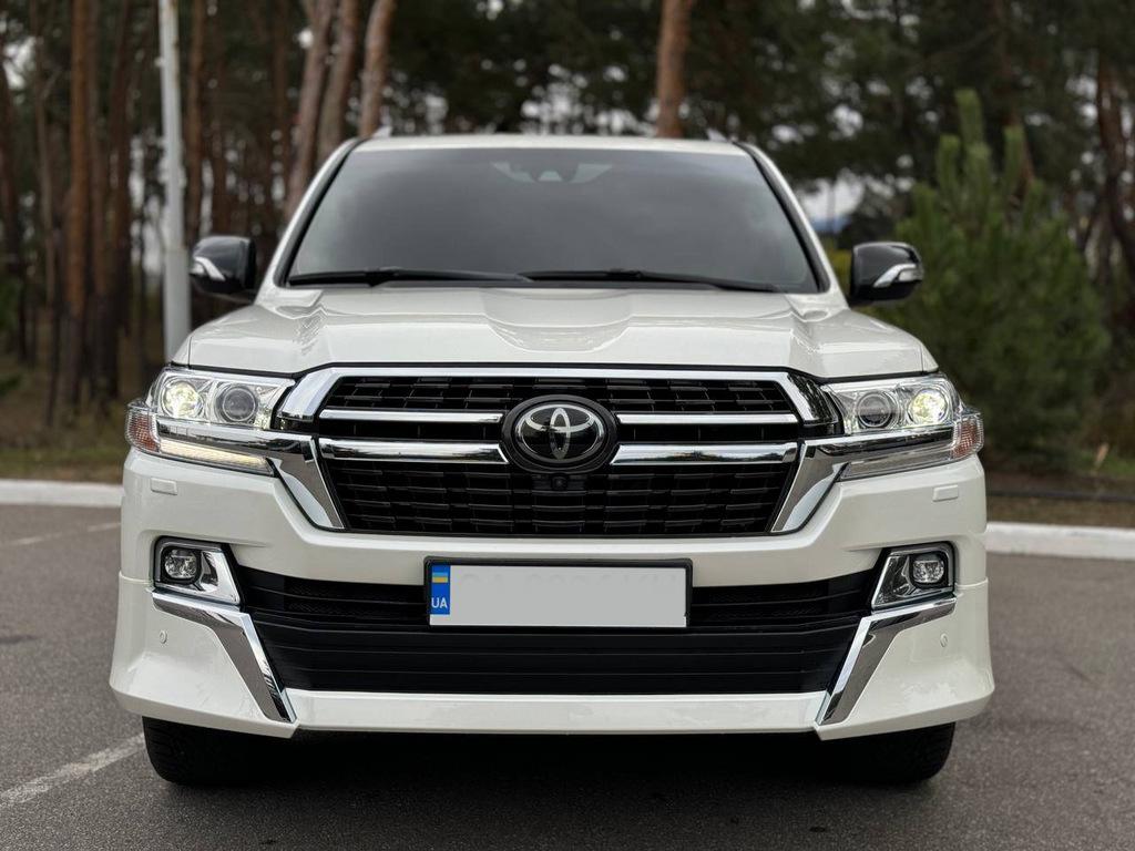 Передняя накладка 2016-2025 (Executive 2021) Белый цвет для Toyota Land Cruiser 200