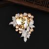 Vintage Crystal Brooch High -End Corsage Female Accessories Pin Simple Coat Suit Accessories