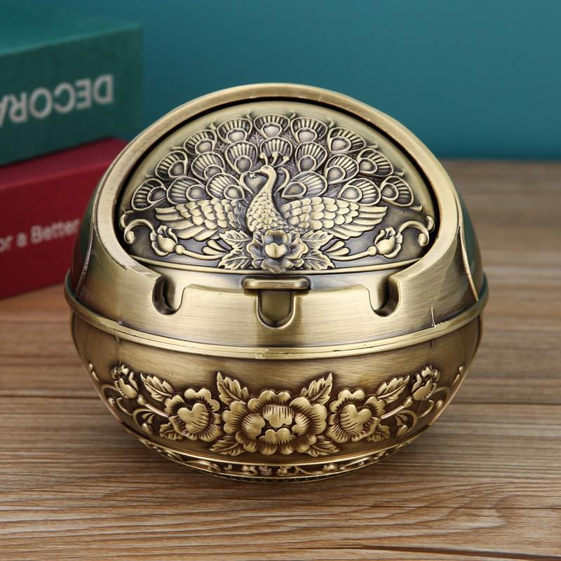 European Style Ashtray with Lid: Trendy, Drop-Proof, Anti-Fly Ash, Odor-Resistant, Luxury Living Room Decor.
