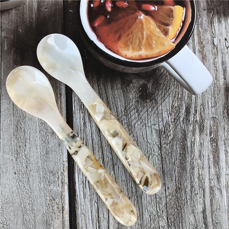 ZISIZ Shell Floral Spoon and Fork Set