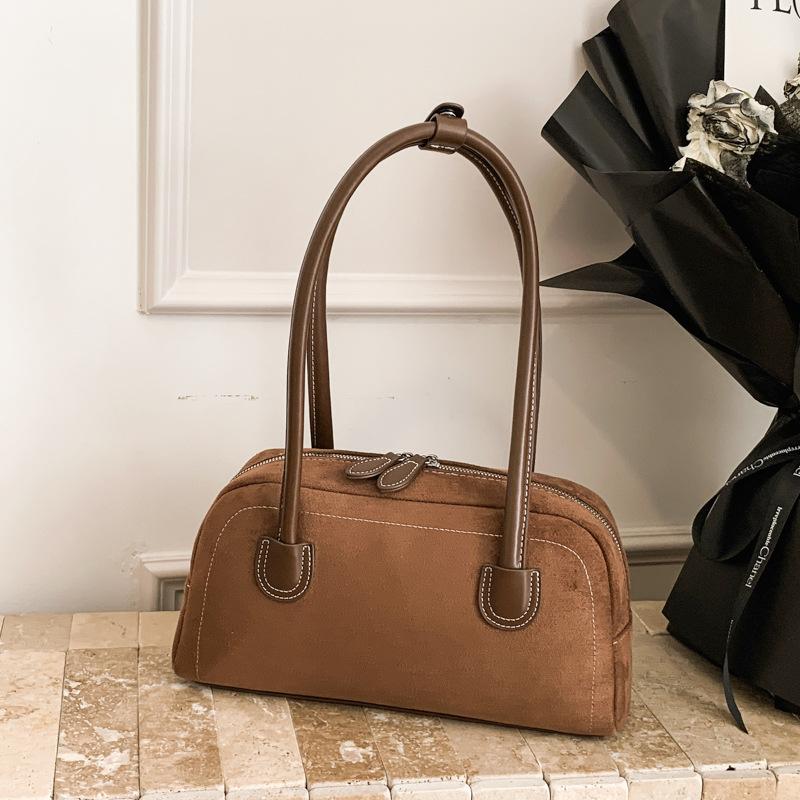 Retro niche suede bag women's winter new shoulder bag bag high value simple casual armpit bag