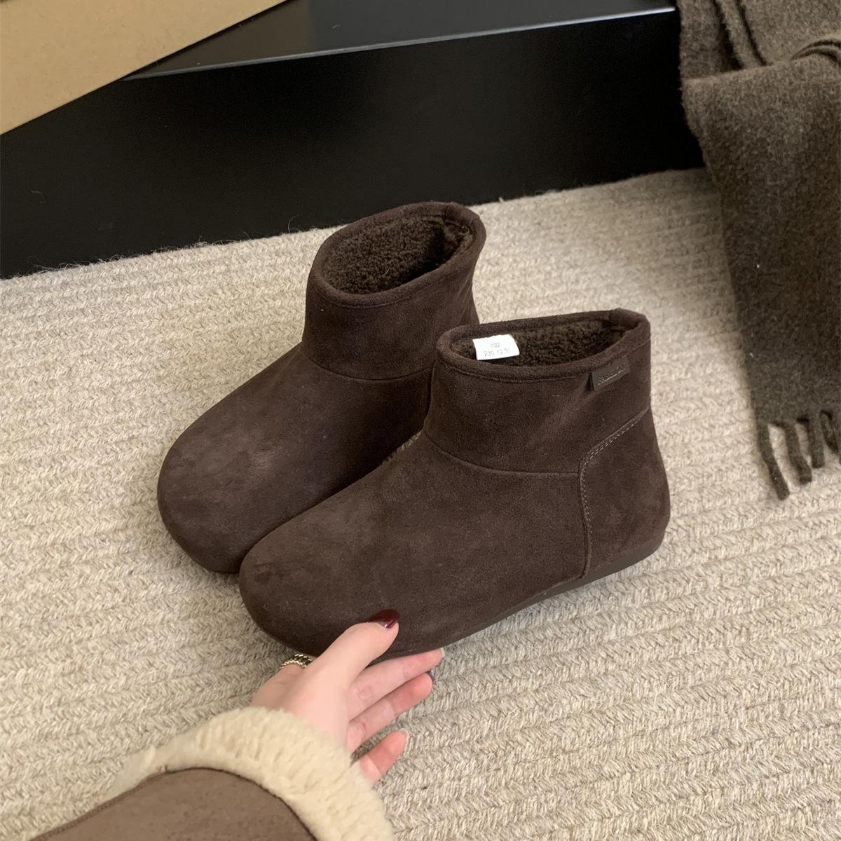 

Fur integrated snow boots women s velvet warm Boken short boots winter new retro flat bottom ugly cute cotton shoes 40