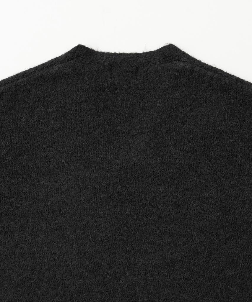 ANOTHER OFFICE Current V-Neck Knit (Coal)