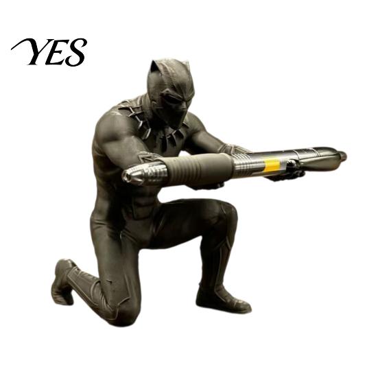 Muscle Detail Pen Holder Kneeling Hero Stand, 3D Printed Dark Style Desk Office Organizer Organizer, Action Figure Pencil for Office, Collectible Gift