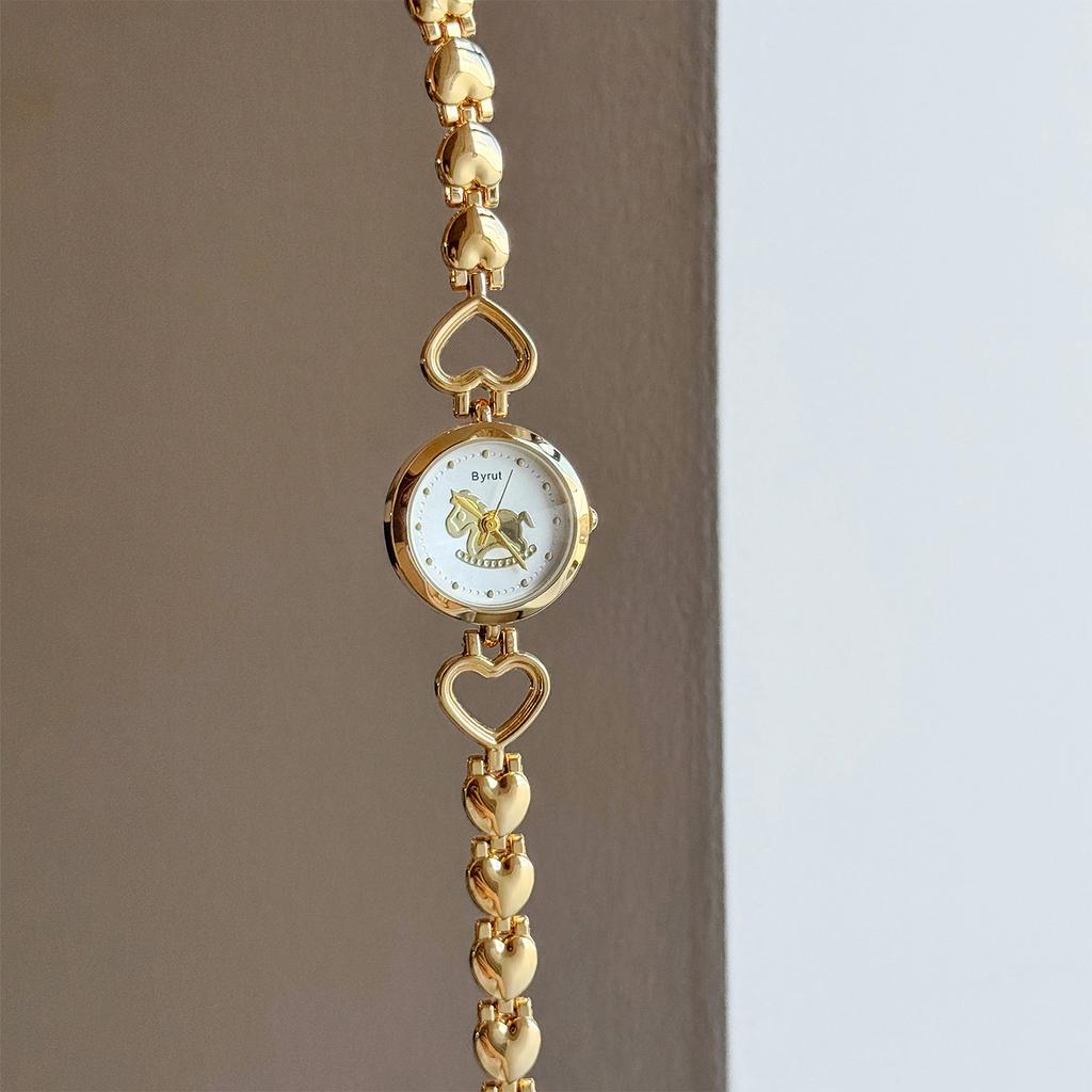 Fashion Casual Gold Women's Watch with Heart-Shaped Dial, Skeleton Bracelet, High-Quality Quartz Women's Watches Women's Gift