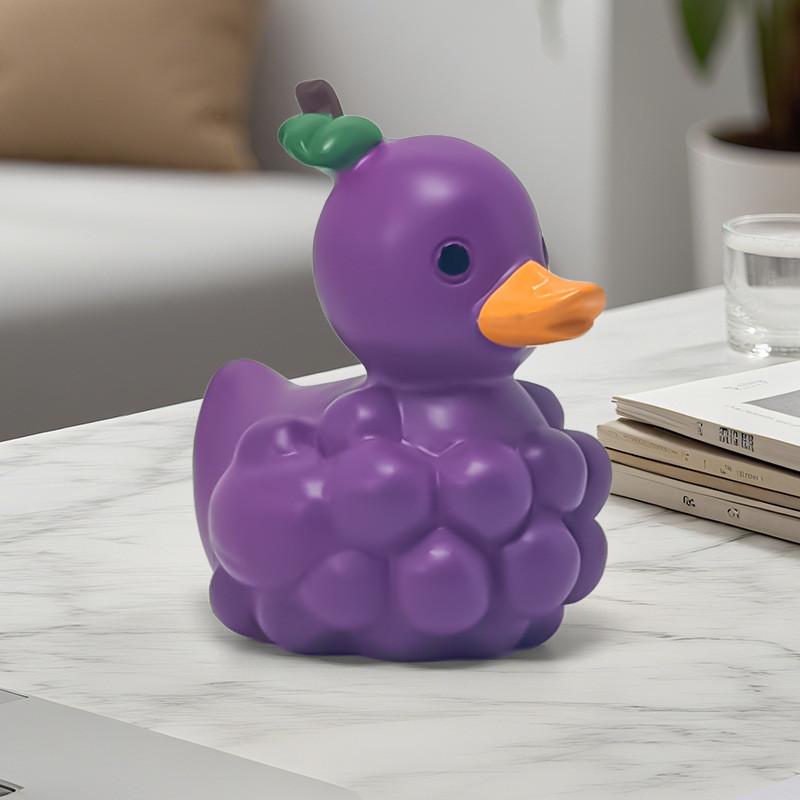 Figurina di Anatra con Frutta e Verdura Cartone Animato PVC Decorazione Creativa per Scrivania per Regalo e Collezione