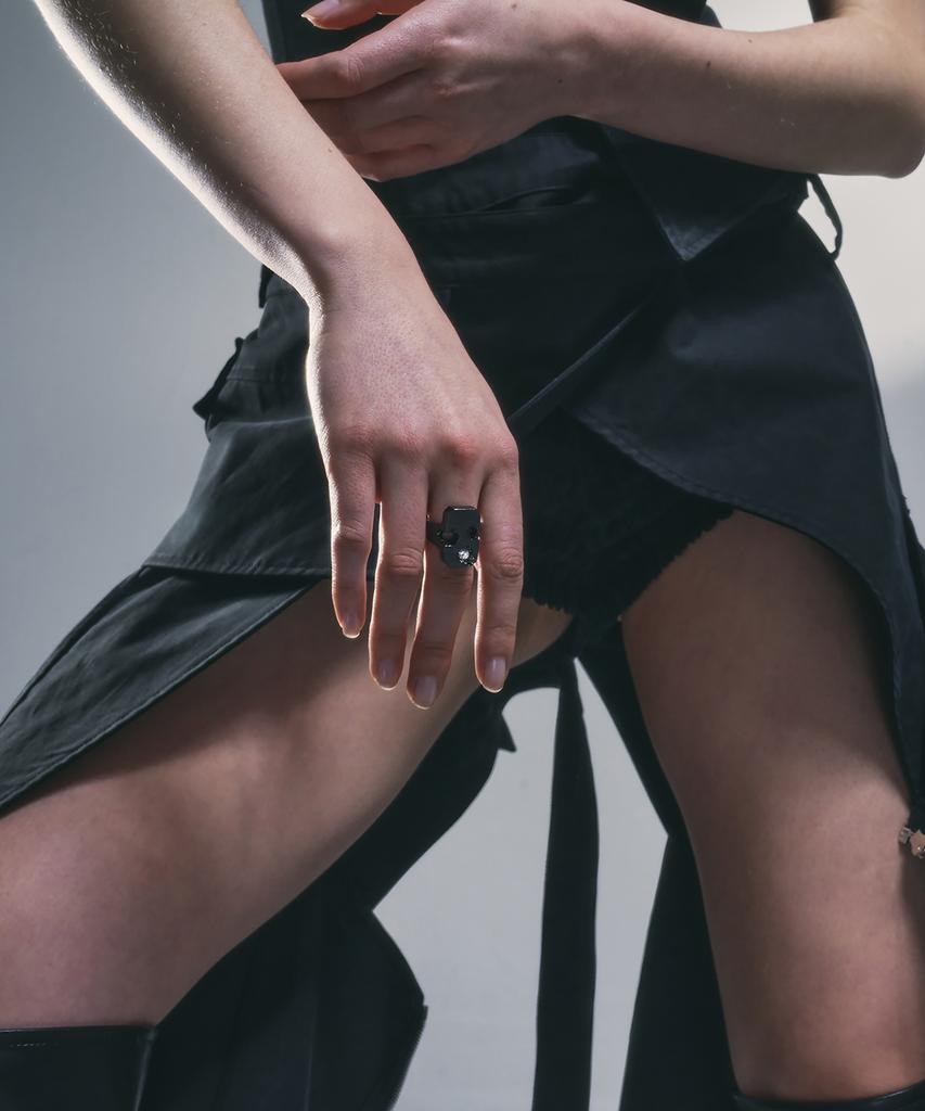 Sentiments No.306 [Black] Square Meteor Ring