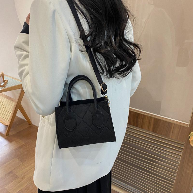 Chic Minimalist Felt Crossbody Bag Elegant Square Shape For Casual And Commuter Use
