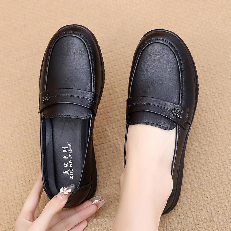 Hot Sale Middle-aged and Elderly Comfortable Round Head Soft Sole Women's Leather Shoes Genuine Leather Four-season Single Shoes 2025 Direct Sales