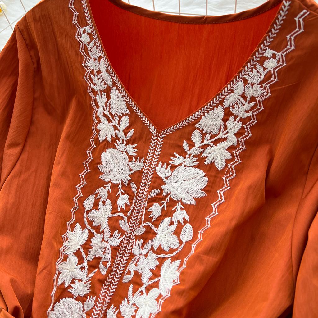 Vintage Western Style Embroidered V-neck Strap Up Waist Long Sleeve Dress for Women French Elegant Grand Swing Long Dress