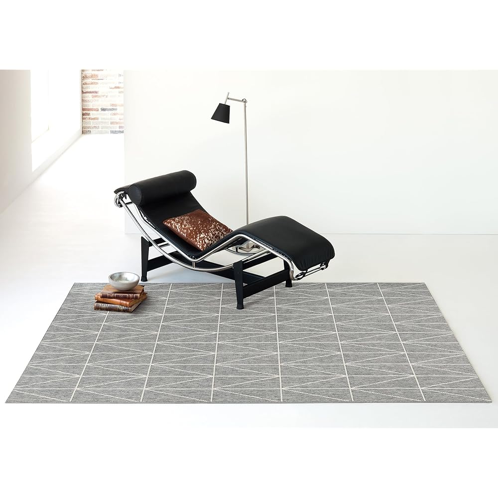 This Flat Wilton Rug Measures 160x230cm and Is Robot Vacuum Compatible. The Unique, Looped Pile Creates a Comfortable Feel.