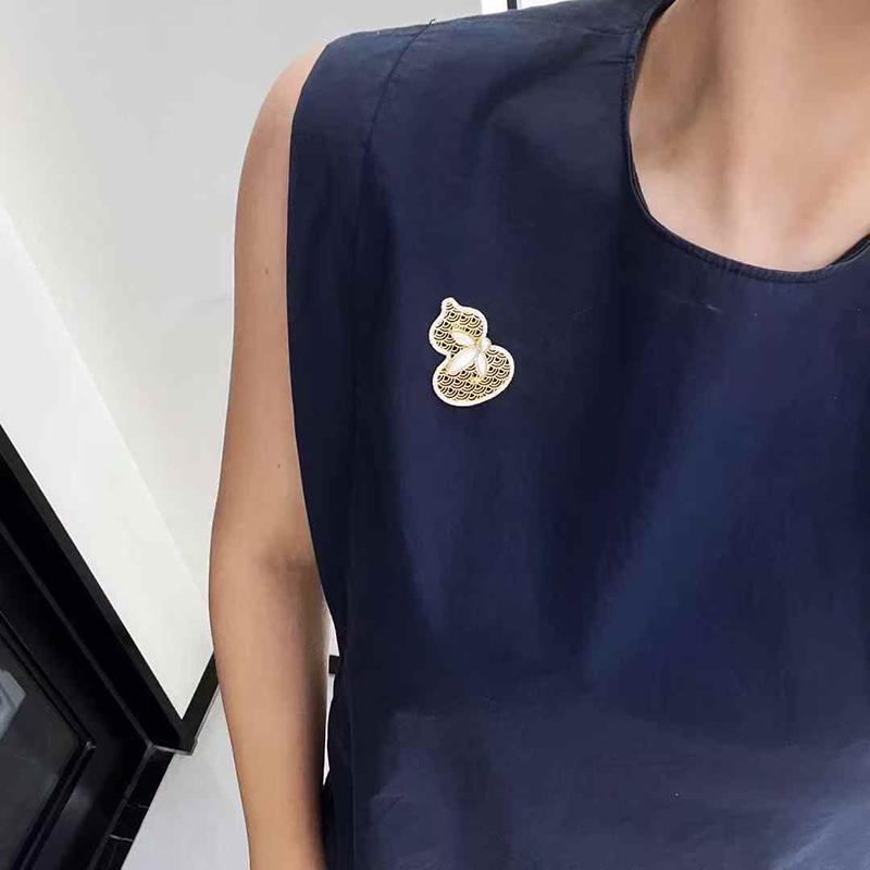 Retro Chinese Hollow Gourd Brooch: Gold-Plated Shell, Zircon, Pearl Pin, DIY Accessory