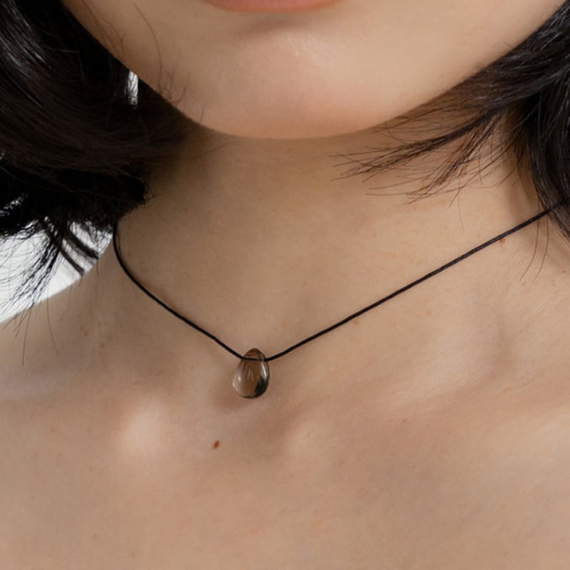 geegee smoky drop string necklace