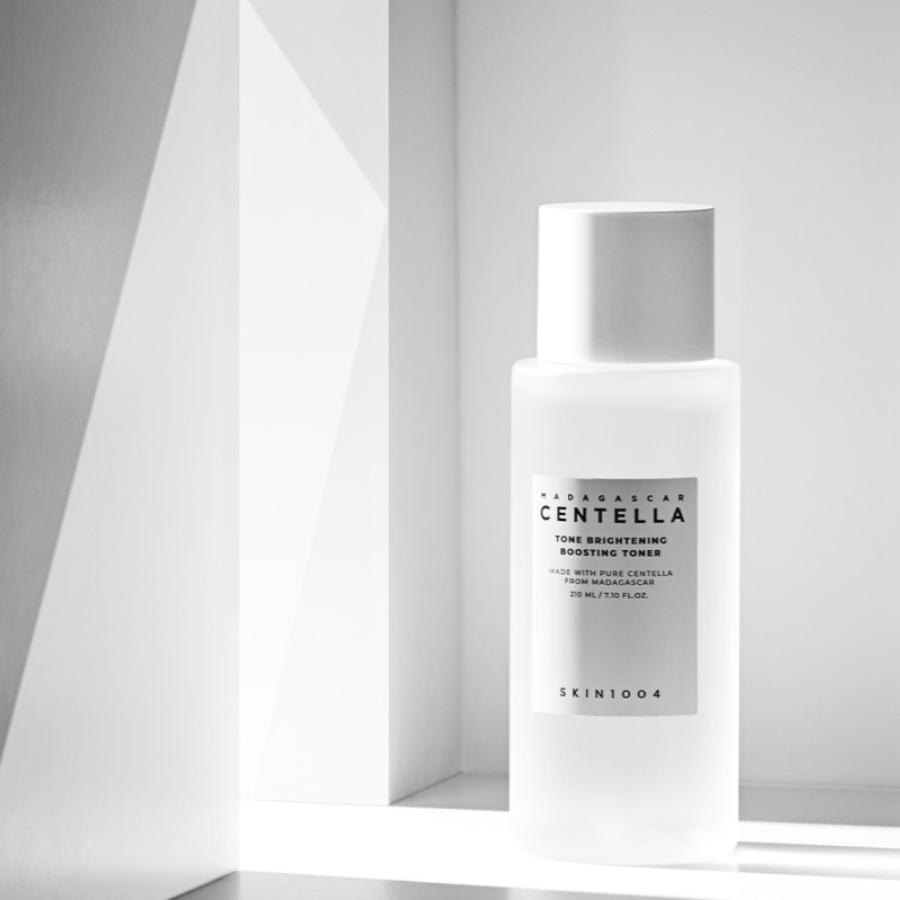 Skin1004 MADAGASCAR Centella Tone Brightening Boosting Toner 201mL