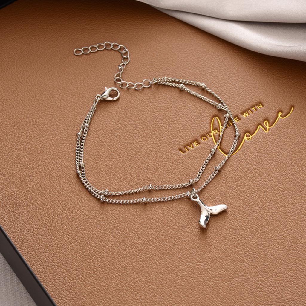 Double Layer Fish Tail Pendant Chain Bracelet Adjustable Length Women Minimalist Design Fashion Jewelry Accessory for Daily Wear