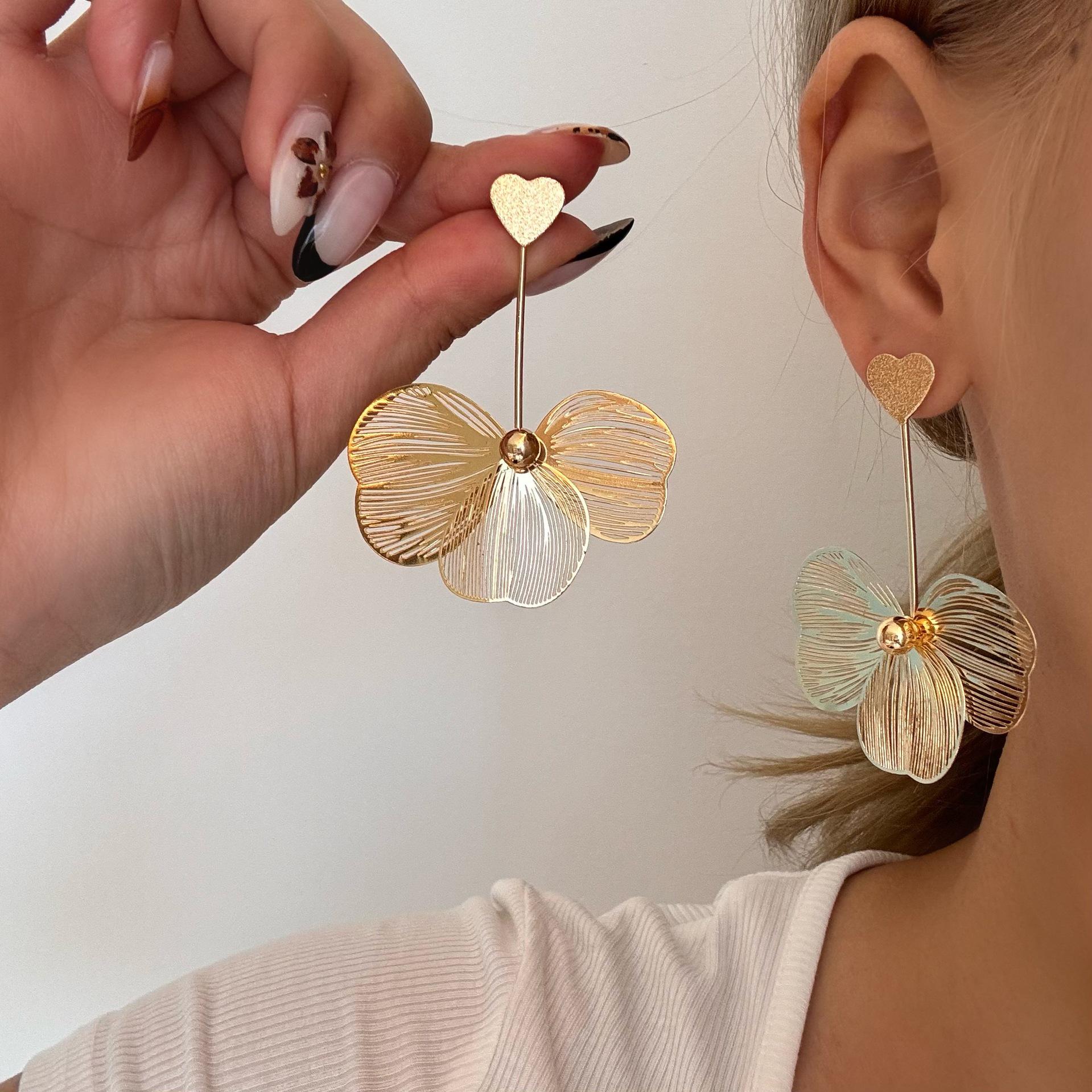 

European & American Metal Texture Heart & Ginkgo Leaf Flower Tassel Earrings for Women