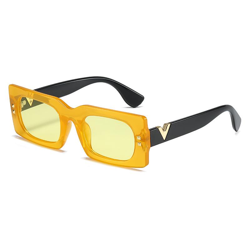 Y2K Square Rivet Sunglasses Women Men Vintage Punk Hip Hop UV400 Luxury Designer Shades