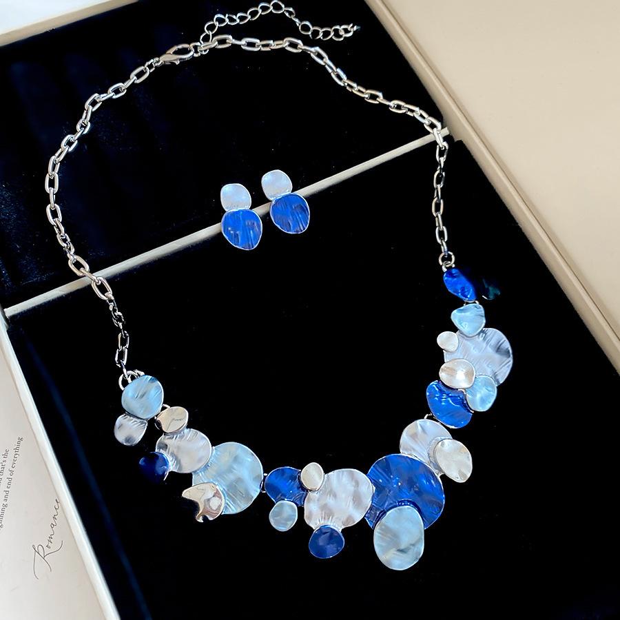 European and American color acrylic shell beaded necklace design sense collarbone chain exaggerated necklace women