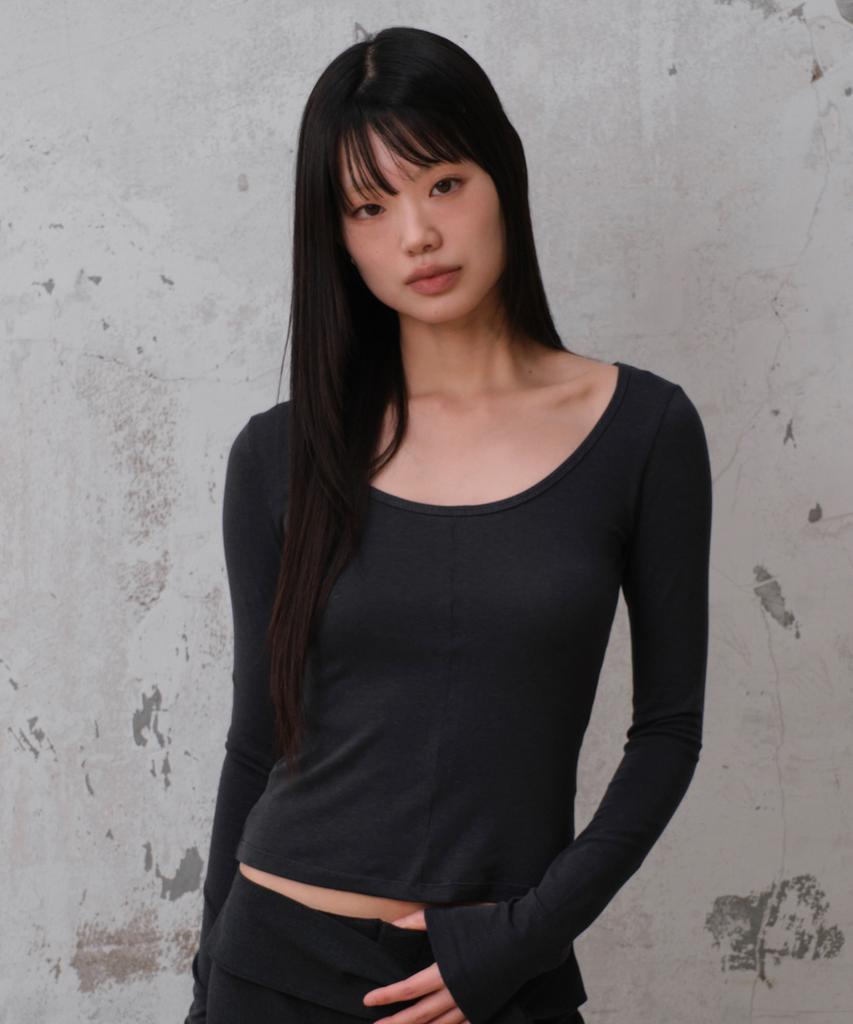 Daibeuinumeon U-Neck Long Sleeve (Navy)