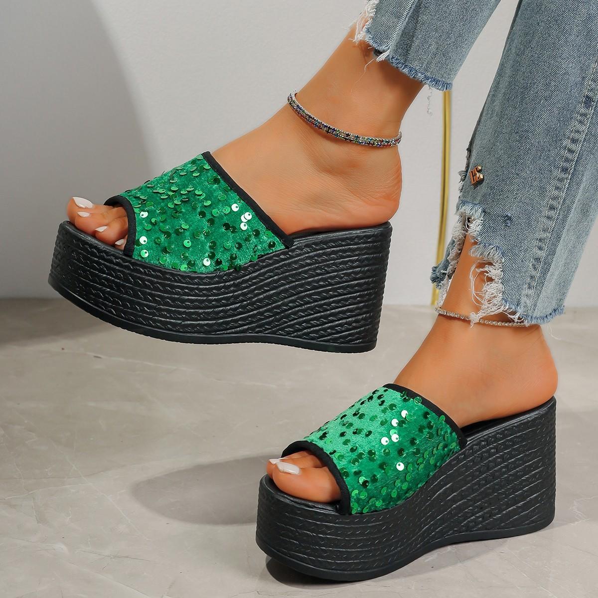 

Тапочки2024 летние новые импортные женские босоножки большого размера на платформе с наклонным каблуком летние женские туфли тапочки 43 зелёный