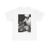 Herren- und Damen-T-Shirts Krieg ist ein Betrug Grafik