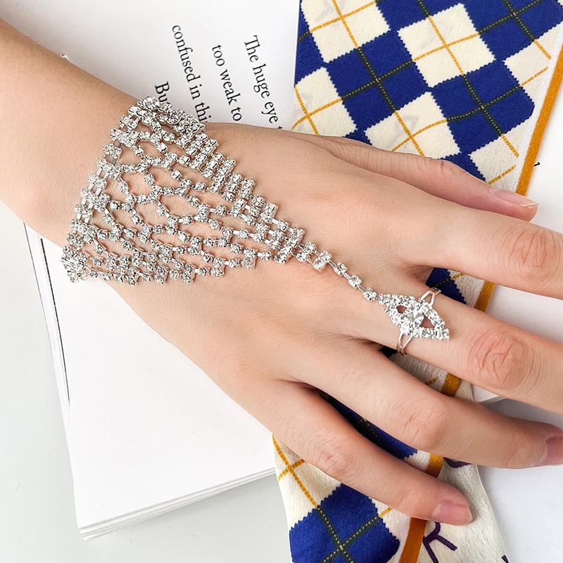 New personalized fashion jewelry jewelry diamond bracelet ring integrated chain women's mixed and matched back chain elegant and versatile