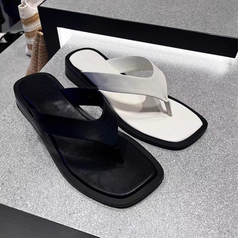 Thick-bottomed flip-flops for summer wear, new beach cool slippers